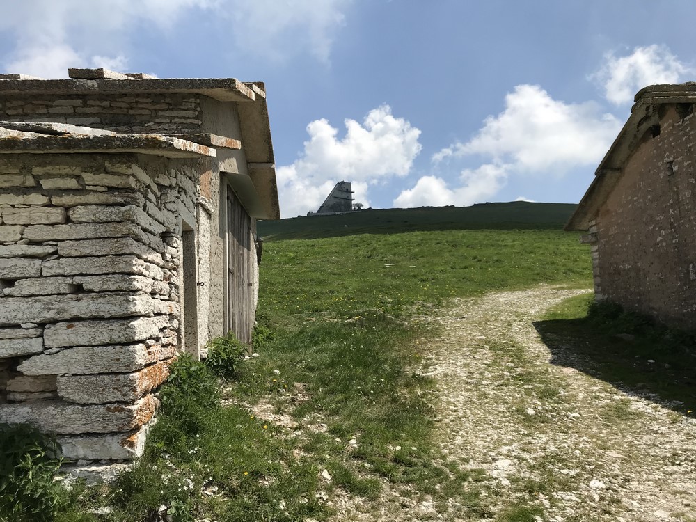 Strada per il Cornetto.jpg