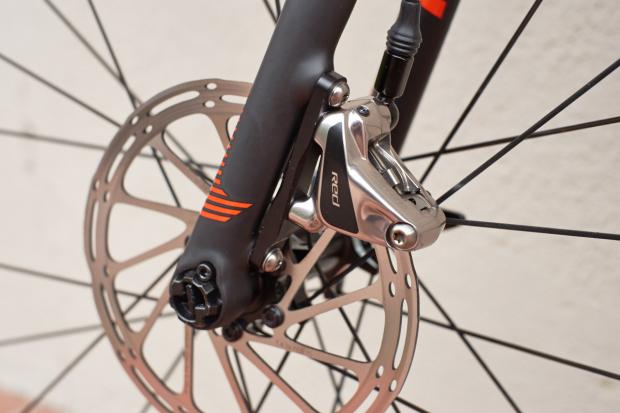 sram_red_disc_front_flat_mount_0.jpg